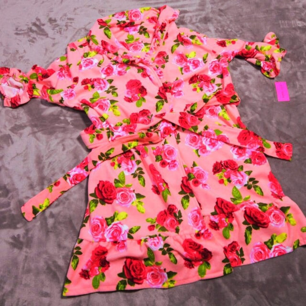 Betsy Johnson-robe/SOLD OUT!!!!